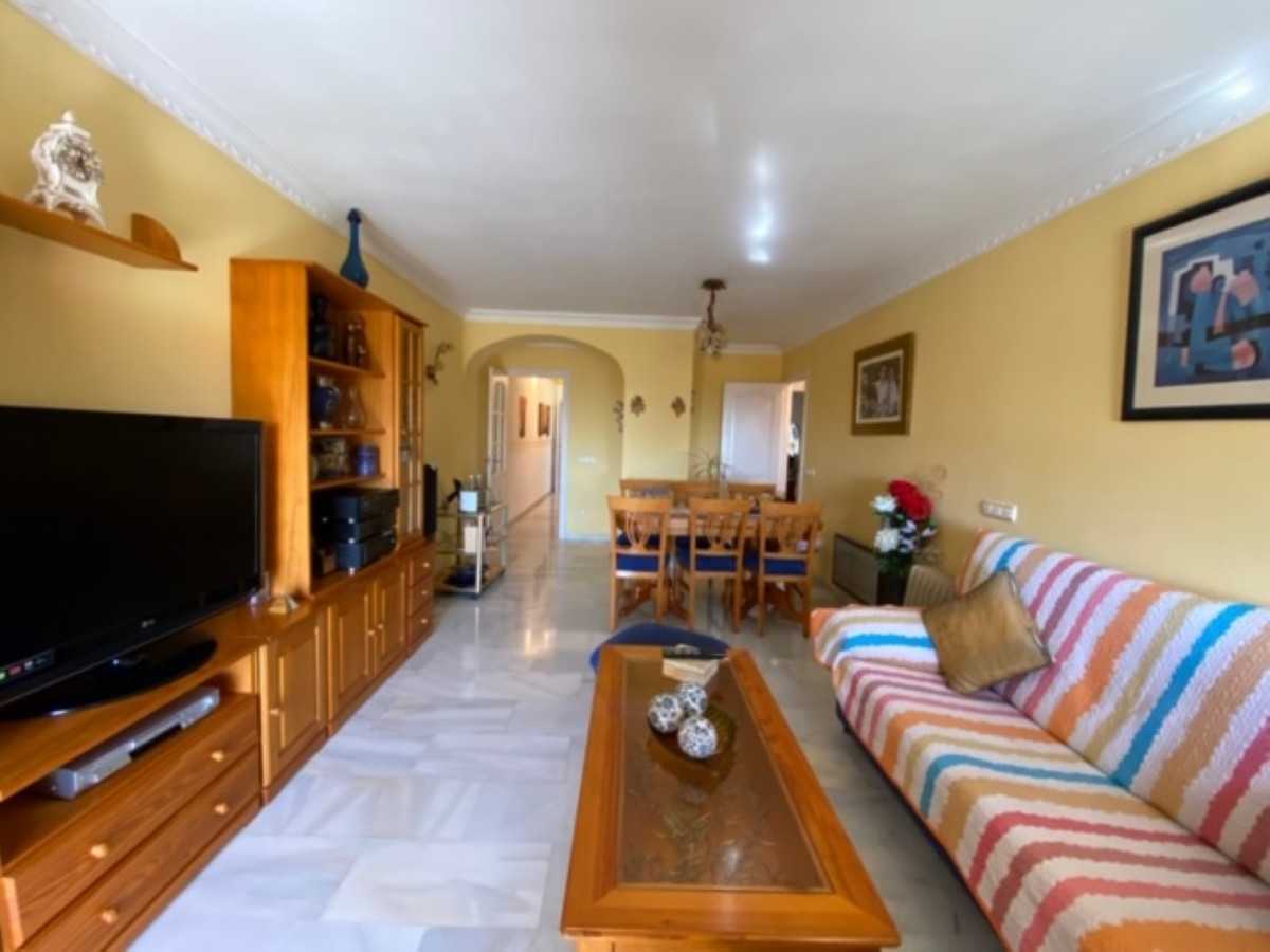 Condominium in San Pedro de Alcantara, Andalusia 10233423