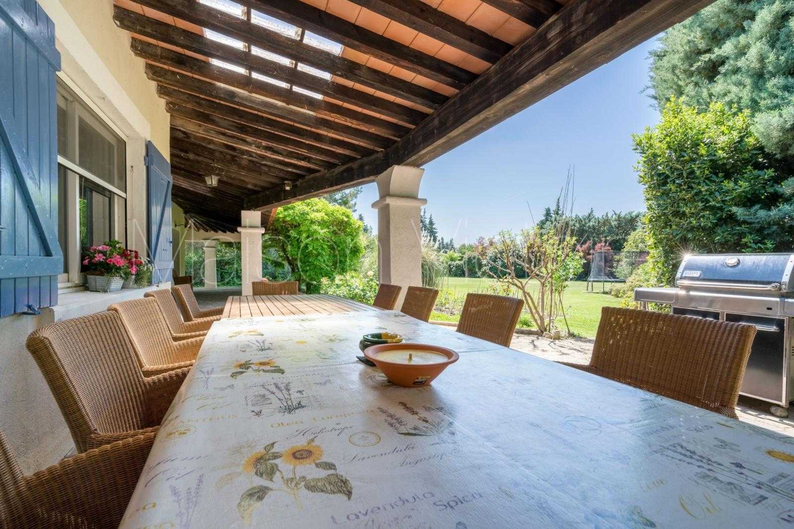 Huis in Taillades, Provence-Alpes-Côte d'Azur 10233884
