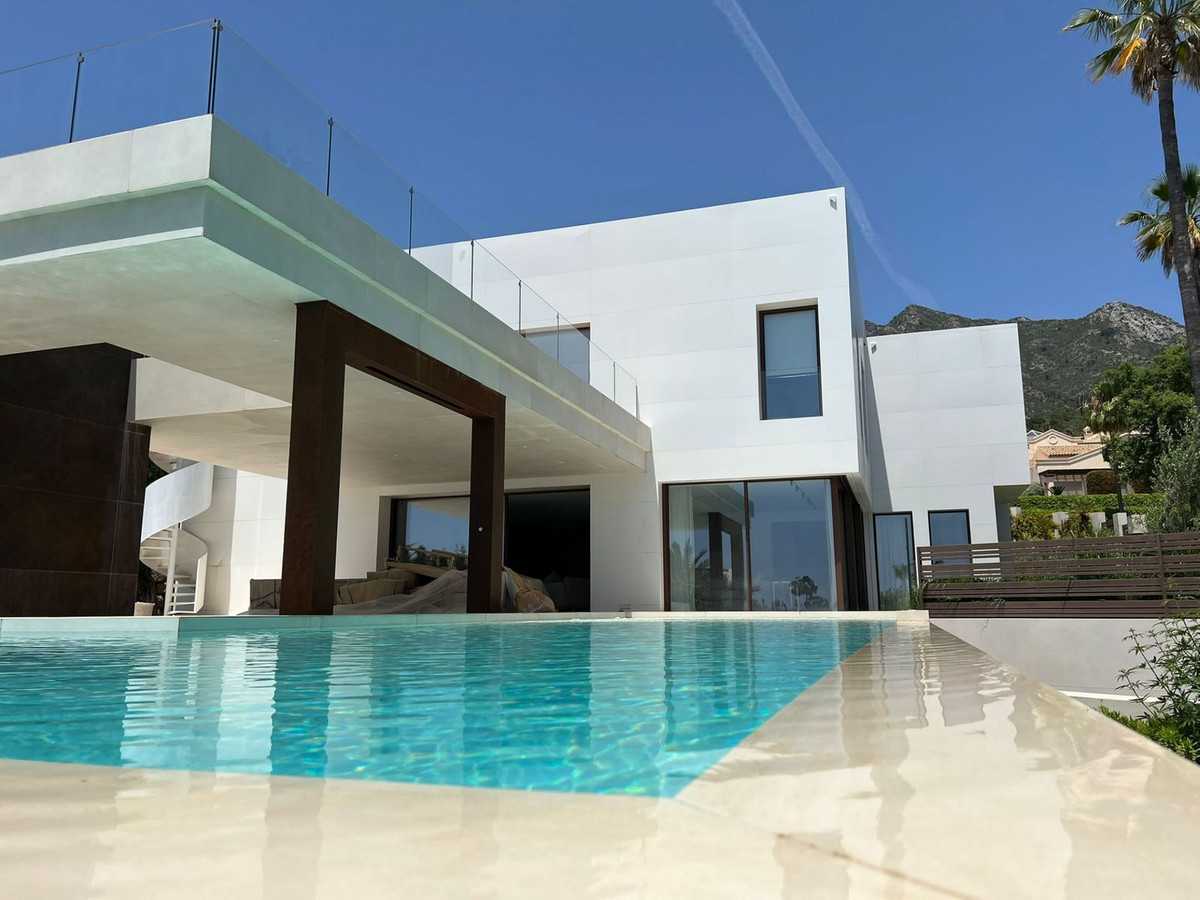 House in Marbella, Andalusia 10234044