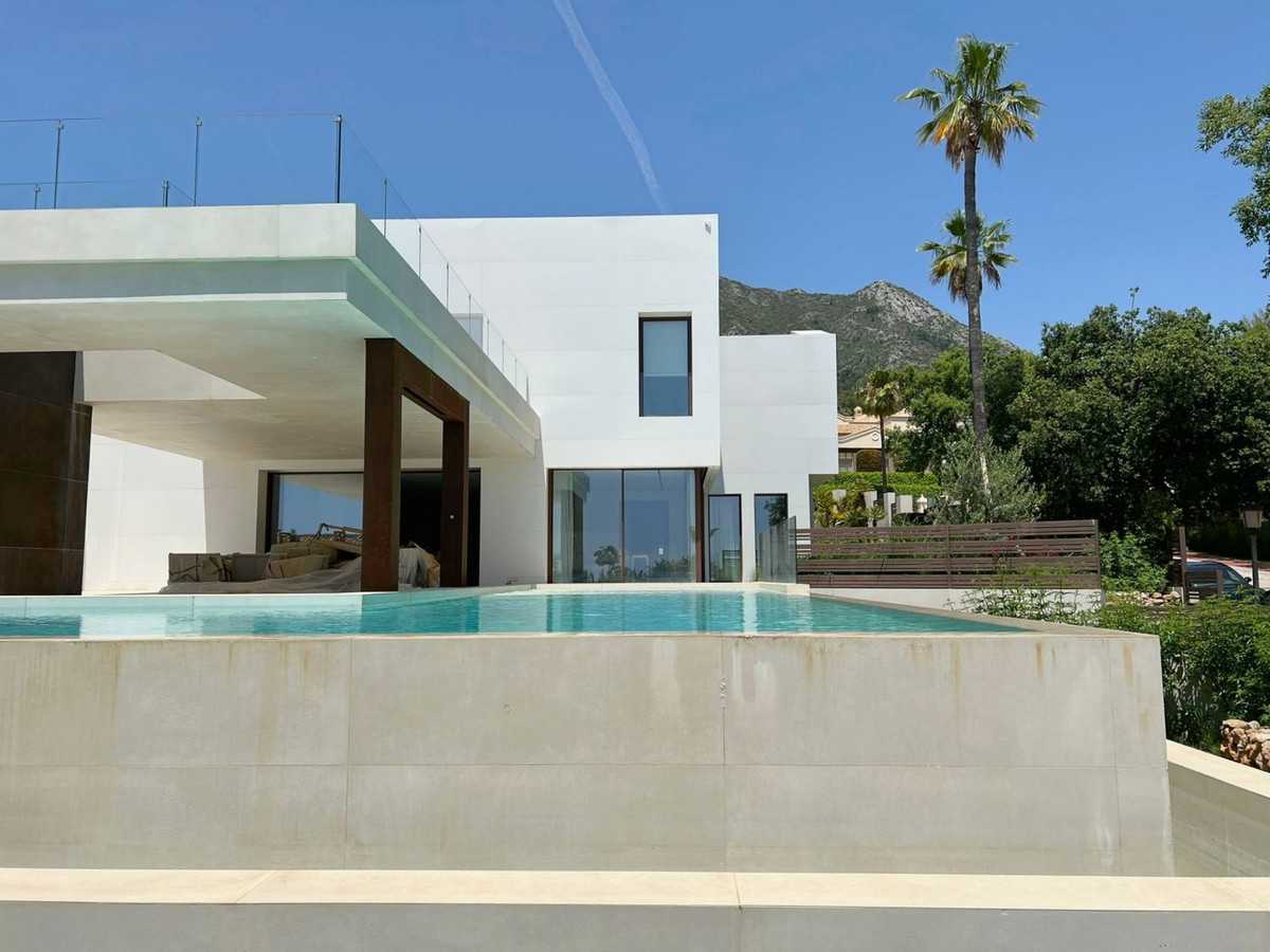 House in Marbella, Andalusia 10234044