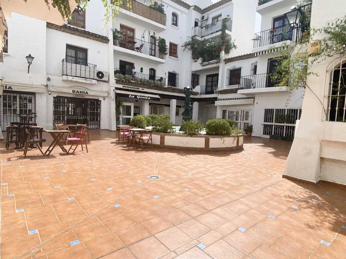 Condominium in , Andalusia 10234110
