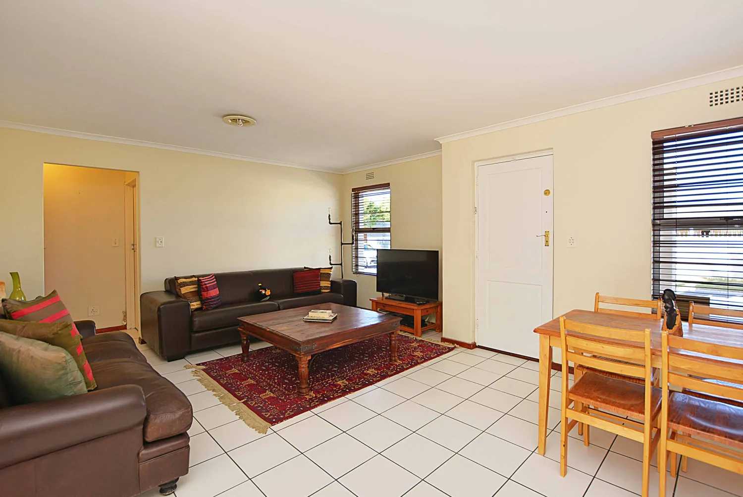 House in Cape Town, Sunningdale Drive 10234171