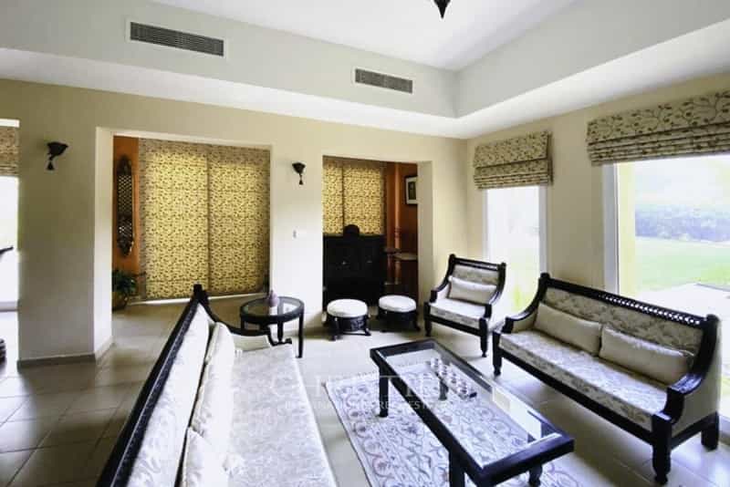 Talo sisään Warisan, Dubai 10234256