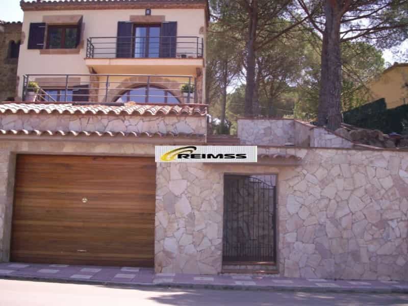 Будинок в Santa Maria de Solius, Catalunya 10234330