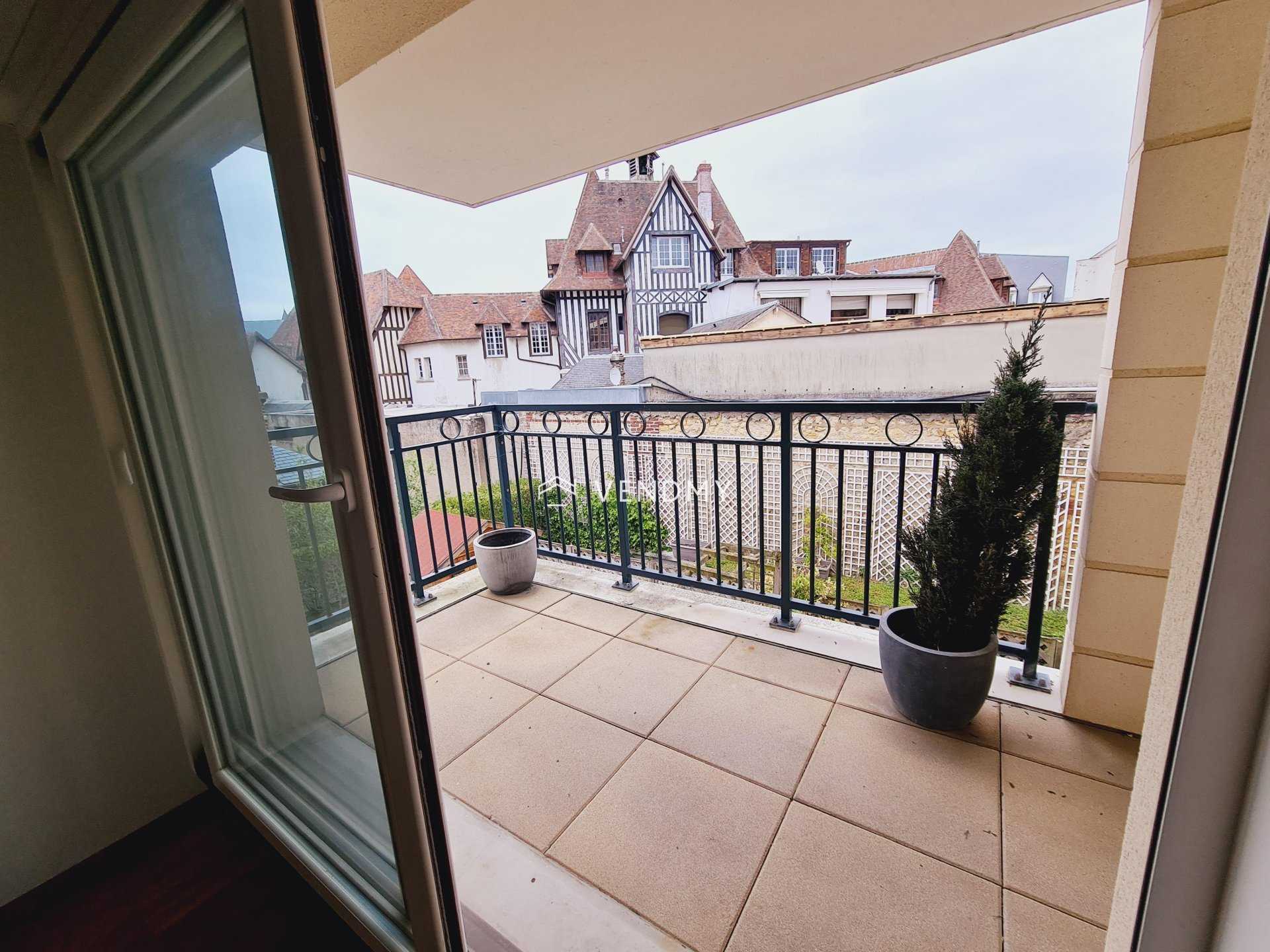सम्मिलित में Deauville, Calvados 10234389