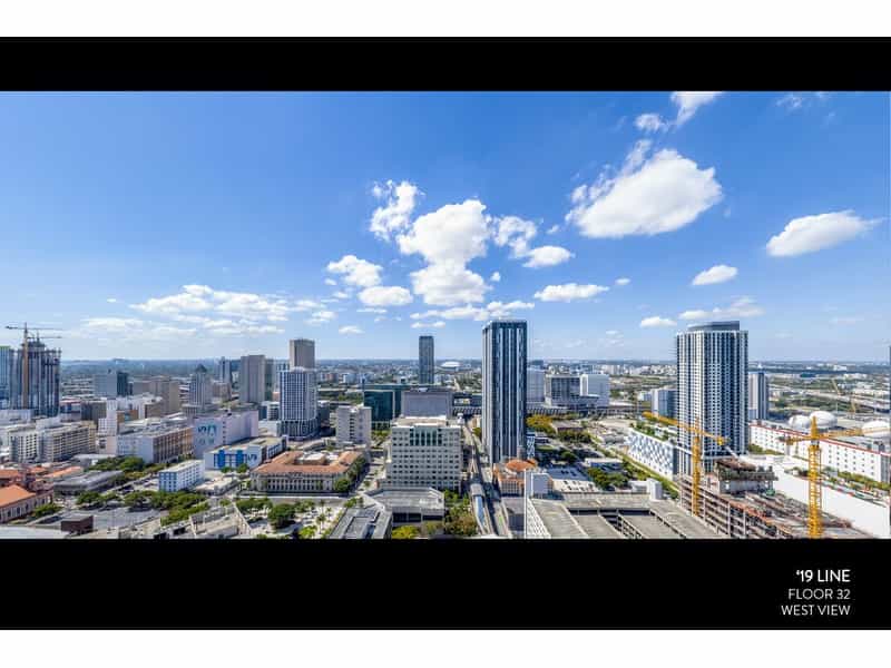 Condominium in Miami, Florida 10234430