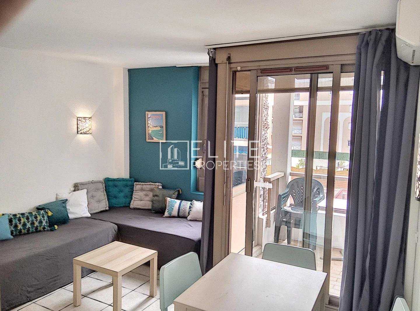 公寓 在 胡安莱潘, 普罗旺斯-阿尔卑斯-蓝色海岸 10234442