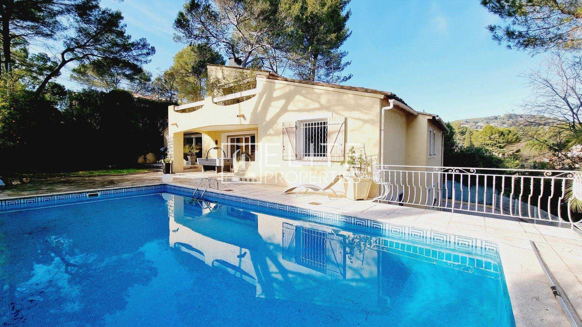 Talo sisään Les Baraques, Provence-Alpes-Cote d'Azur 10234485