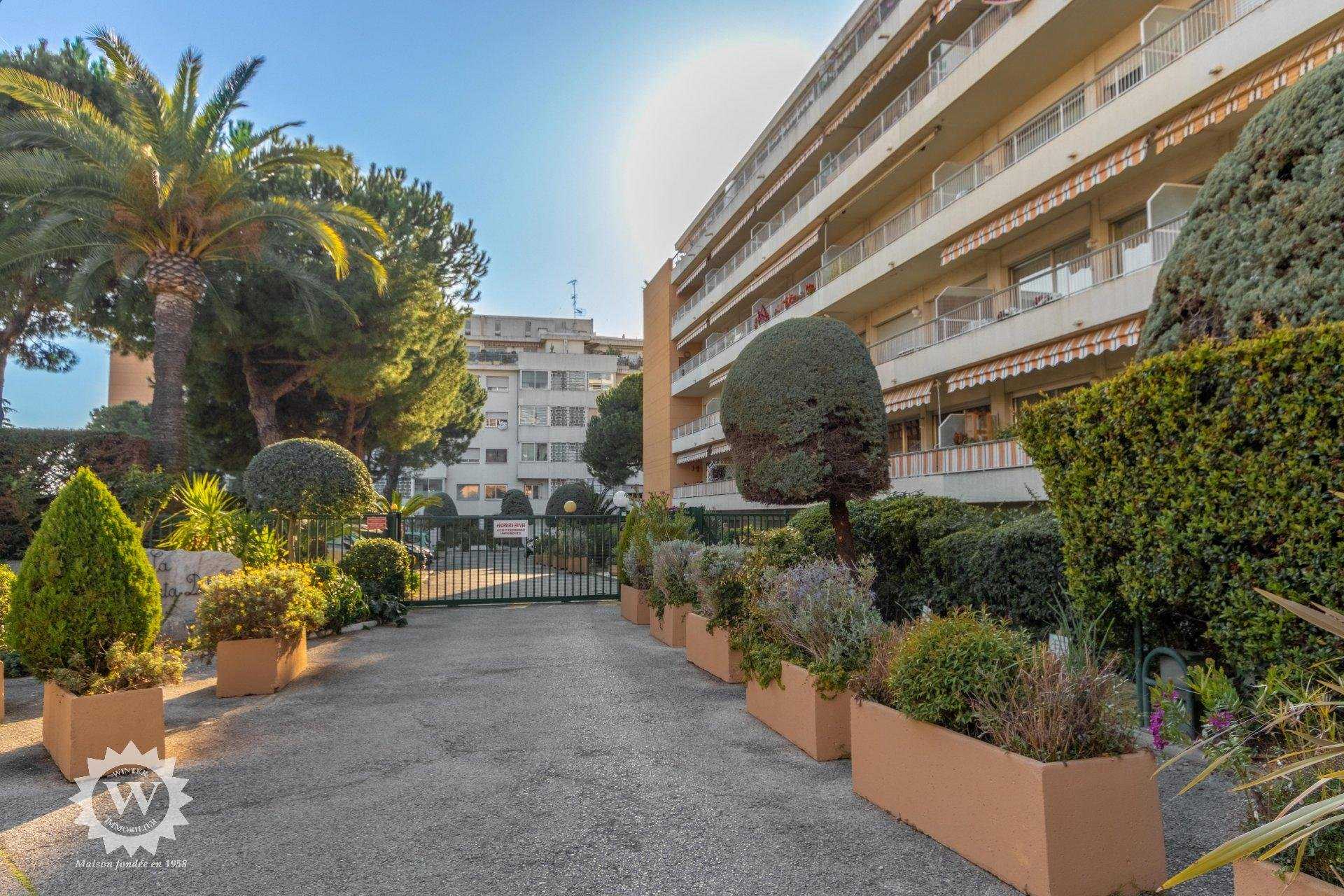 Condominium in Saint-Augustin, Provence-Alpes-Cote d'Azur 10234488