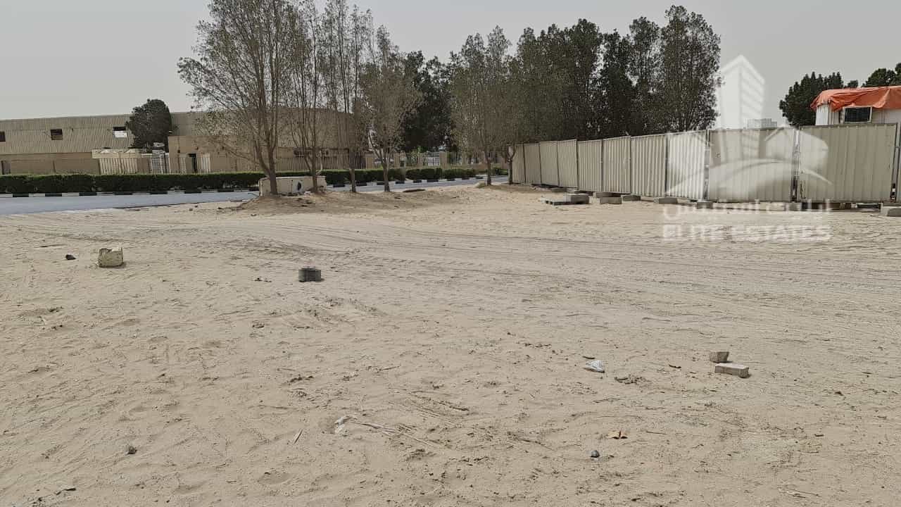 Tanah dalam `Ud al Bayda', Dubayy 10234717