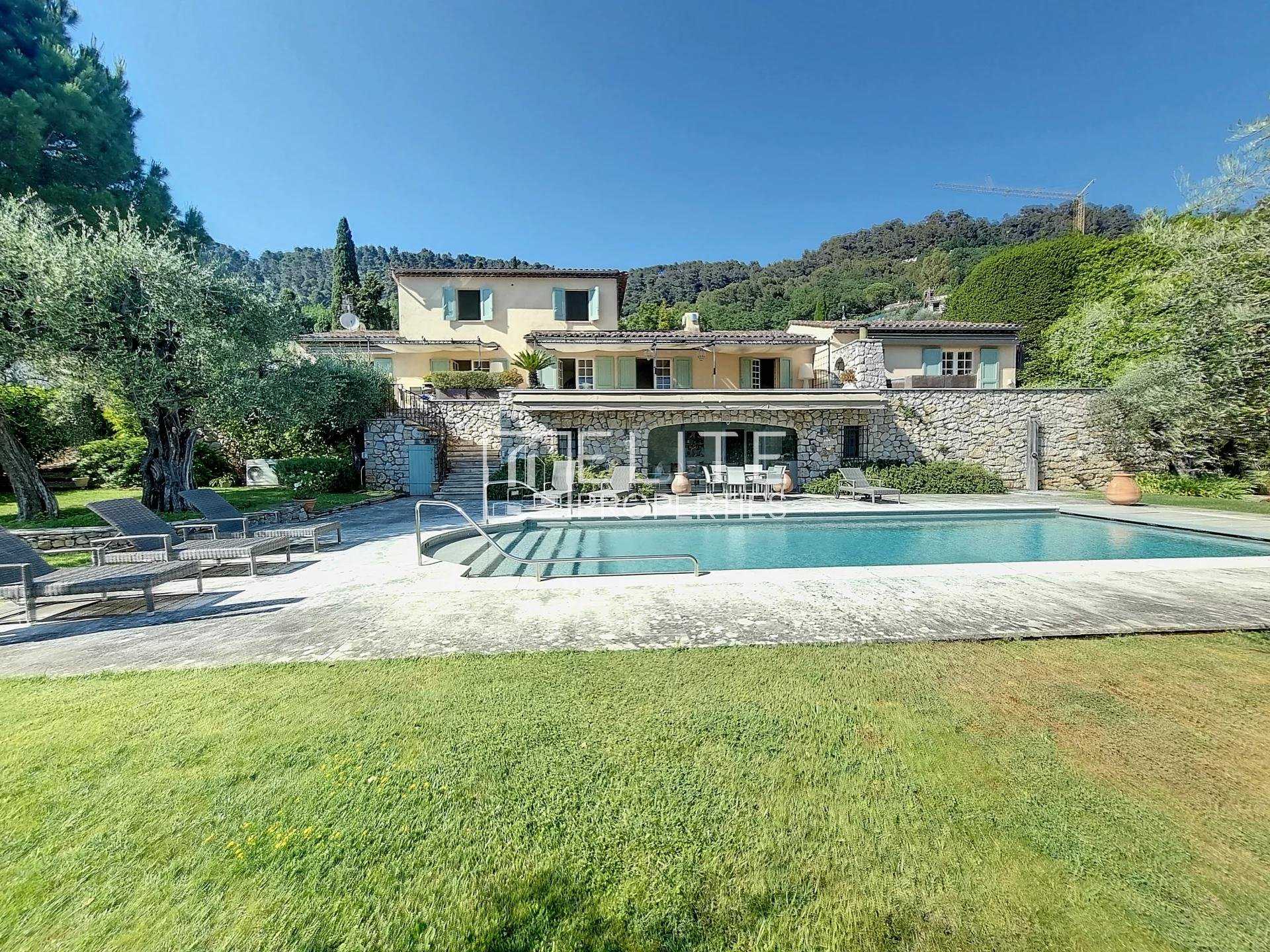 Rumah di Saint-Marc, Provence-Alpes-Cote d'Azur 10234846
