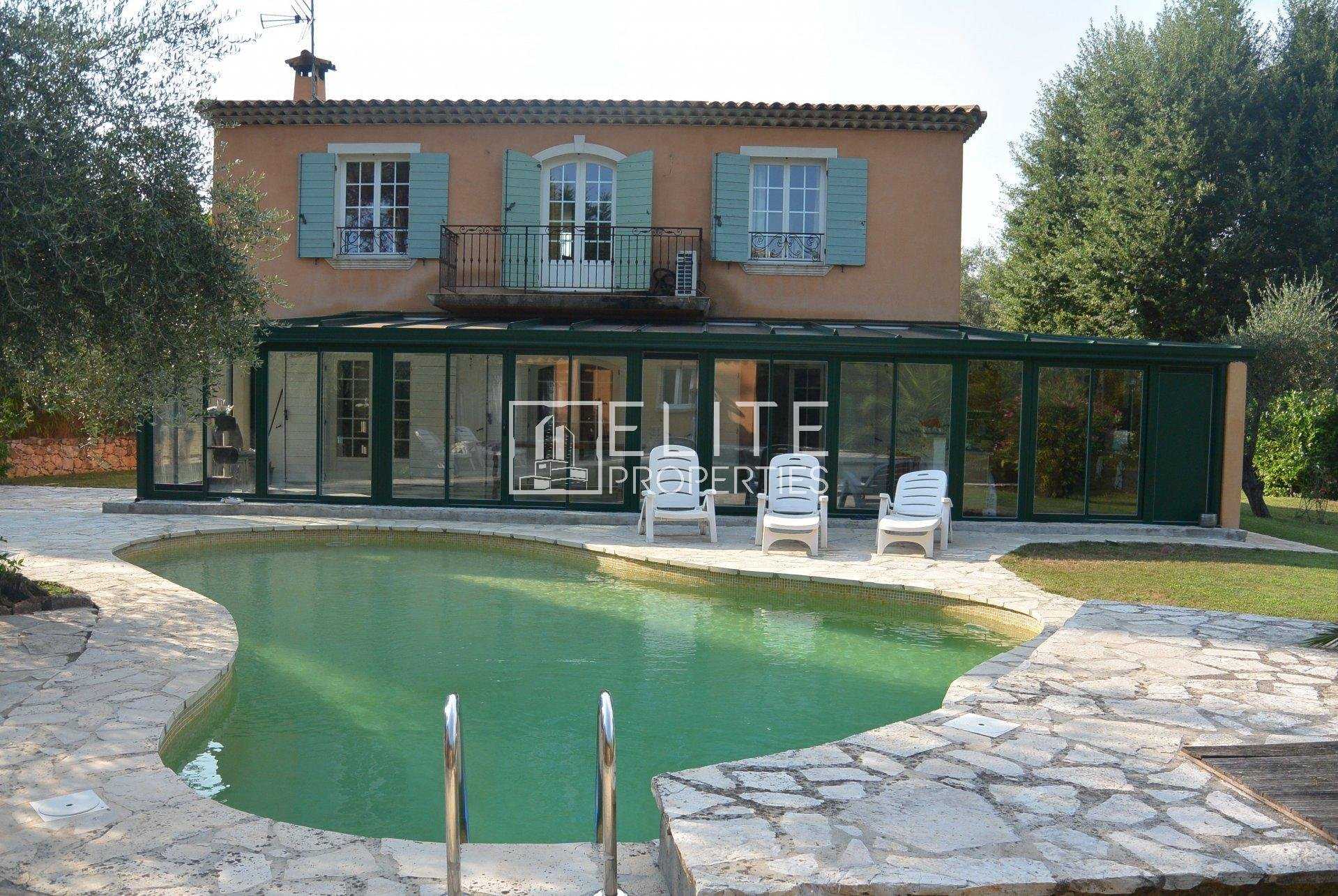 Talo sisään Valbonne, Provence-Alpes-Cote d'Azur 10234897
