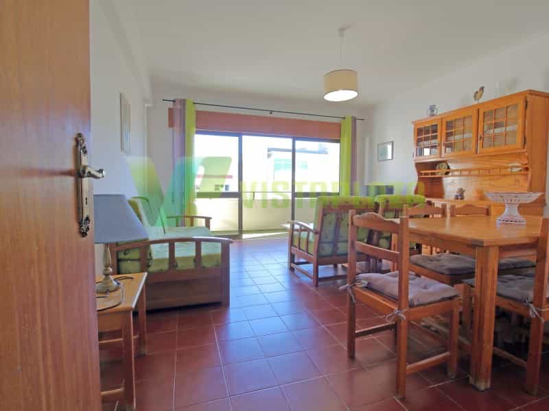 Condominium in Rocha, Faro 10484127