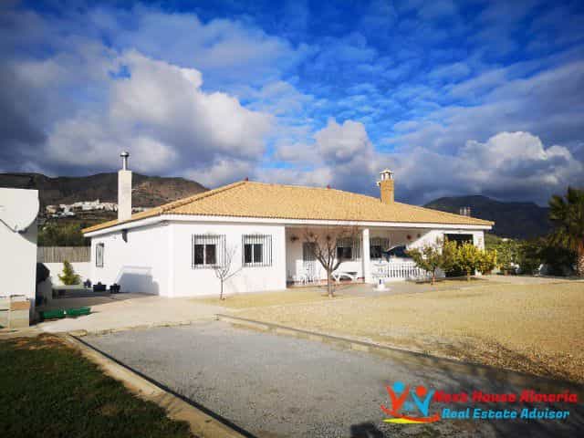 Rumah di Somontin, Andalusia 10484255
