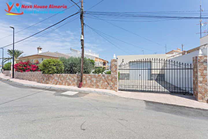 房子 在 Cuevas del Almanzora, Andalucía 10484267