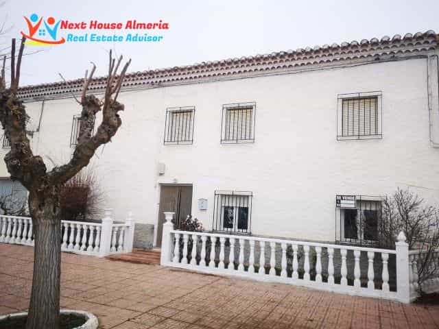 casa no Chirivel, Andaluzia 10484292