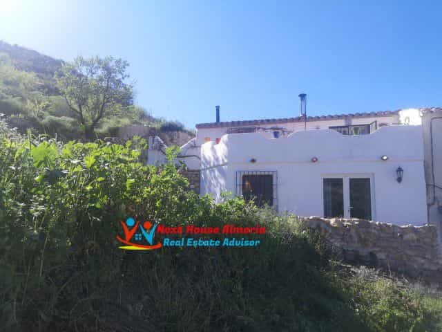 rumah dalam Albanchez, Andalusia 10484344