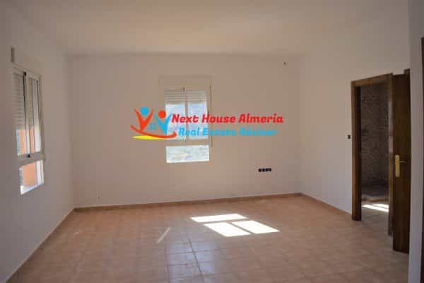 Talo sisään Albanchez, Andalusia 10484370