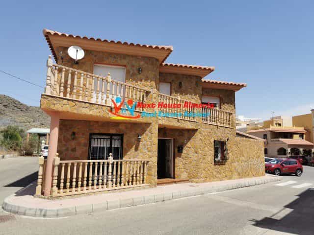 жилой дом в Вильярикос, Андалусия 10484440