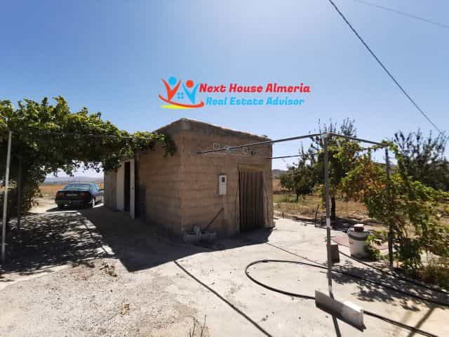 rumah dalam Uleila del Campo, Andalusia 10484476