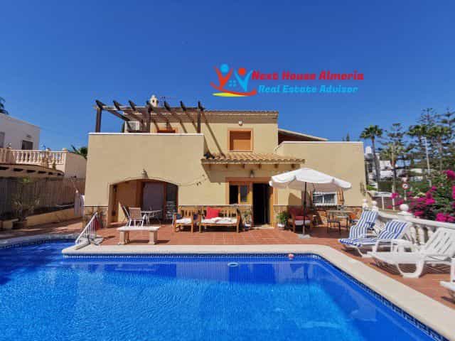 Rumah di Vera, Andalusia 10484481