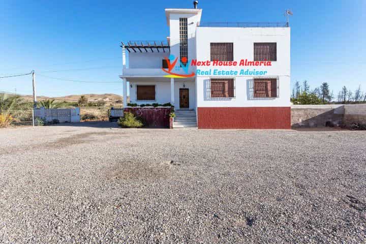 房子 在 El Pilar, Andalucía 10484560