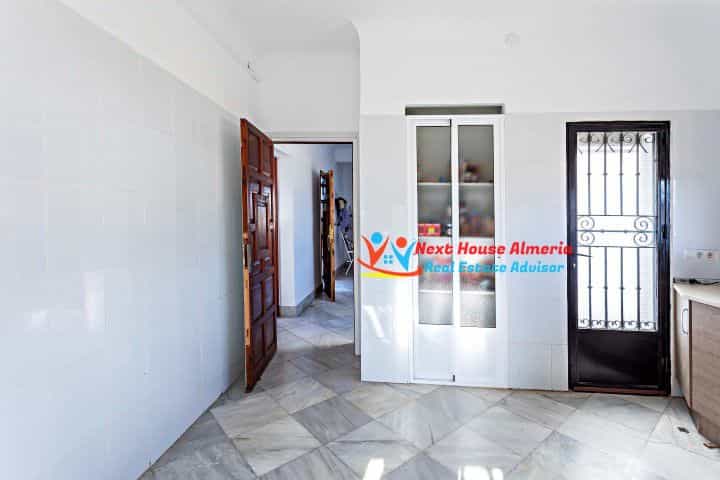 Будинок в El Pilar, Andalucía 10484560
