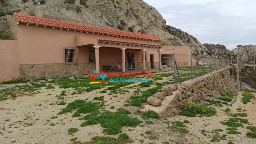 Будинок в Куевас-дель-Альмансора, Андалусія 10484637