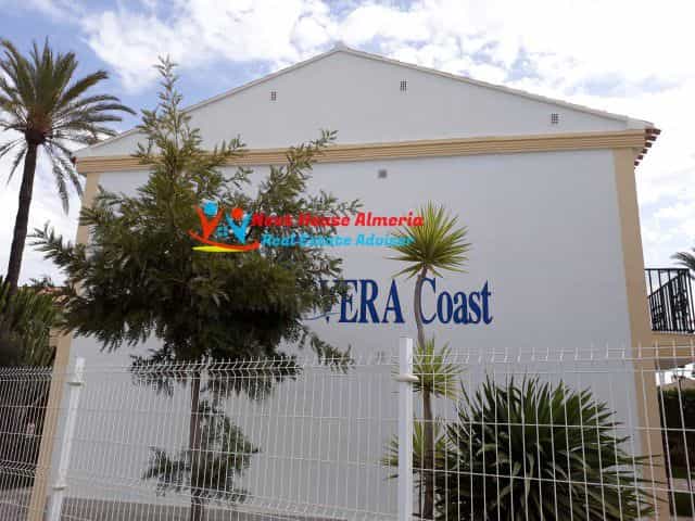 公寓 在 Vera, Andalusia 10484741