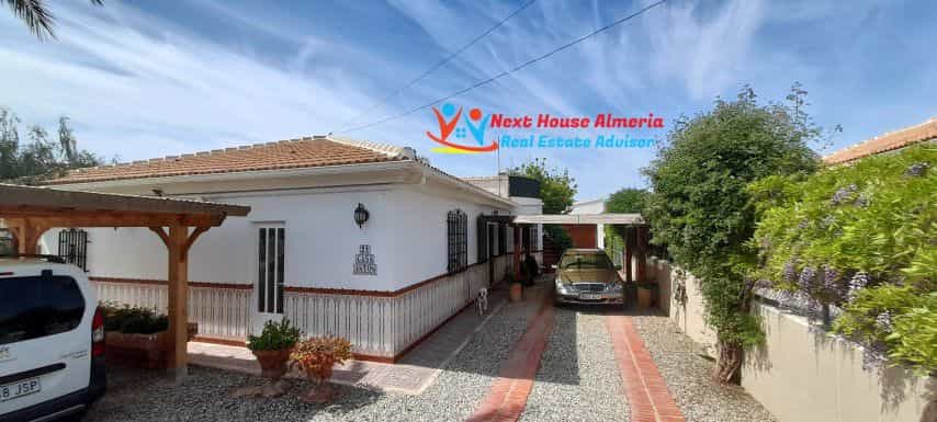 房子 在 阿尔博莱斯, 安达卢西亚 10484743