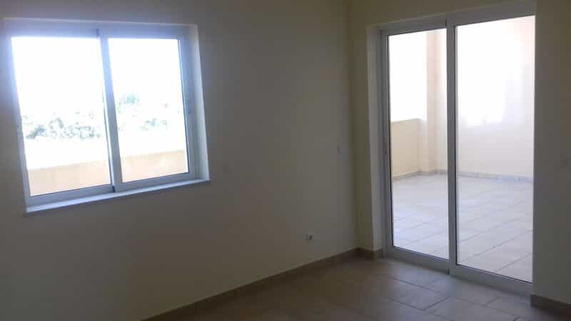 Condominium in Estômbar, Faro 10485065