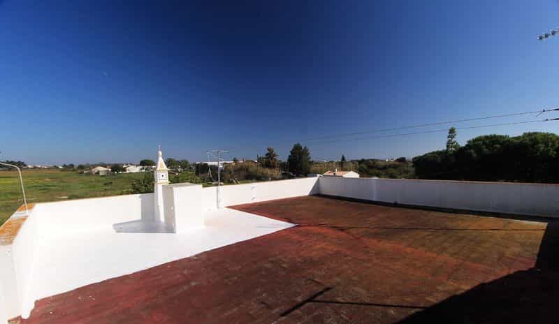Huis in Vila Nova de Cacela, Faro District 10485234