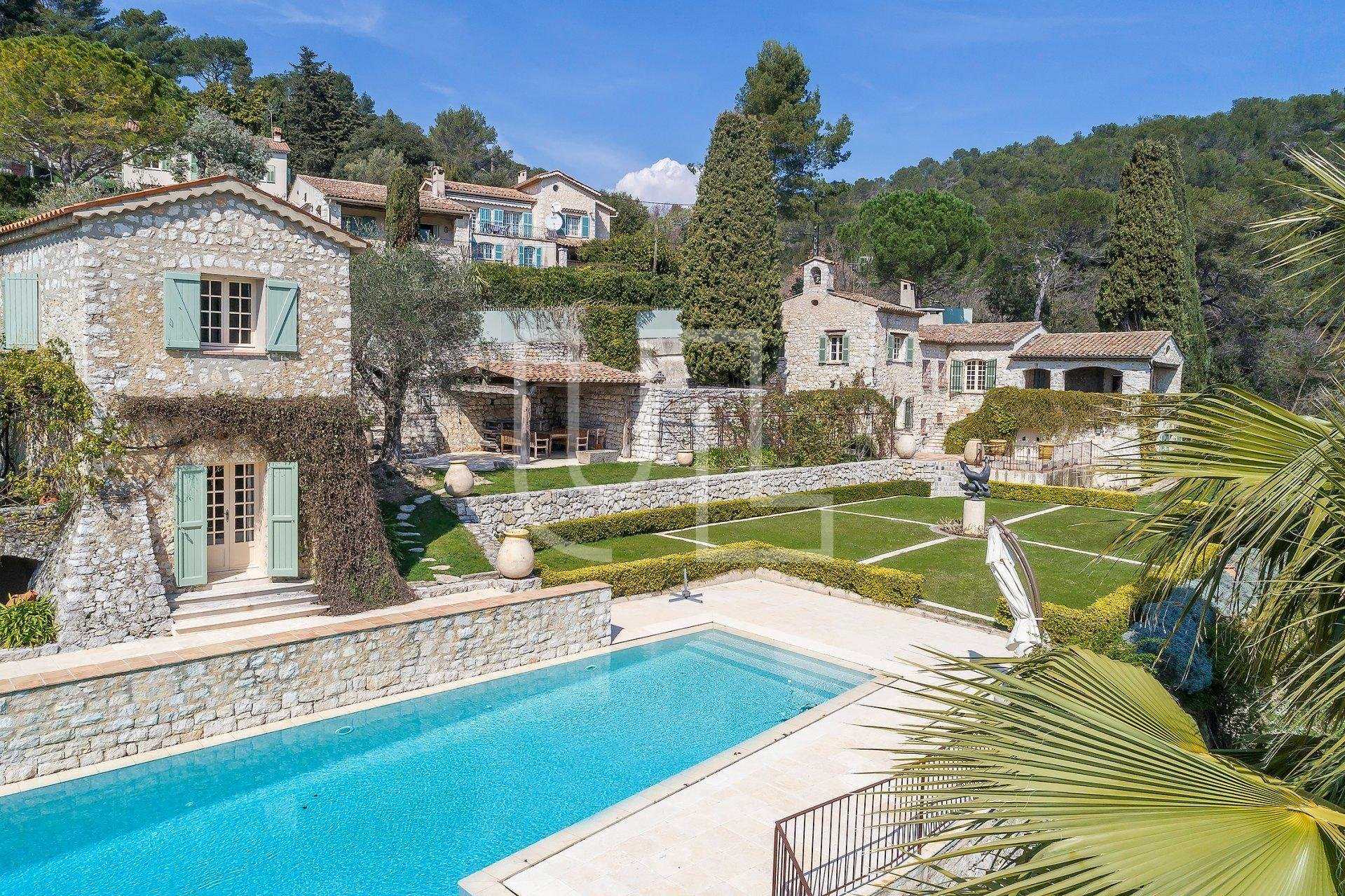 rumah dalam La Colle-sur-Loup, Provence-Alpes-Côte d'Azur 10485656