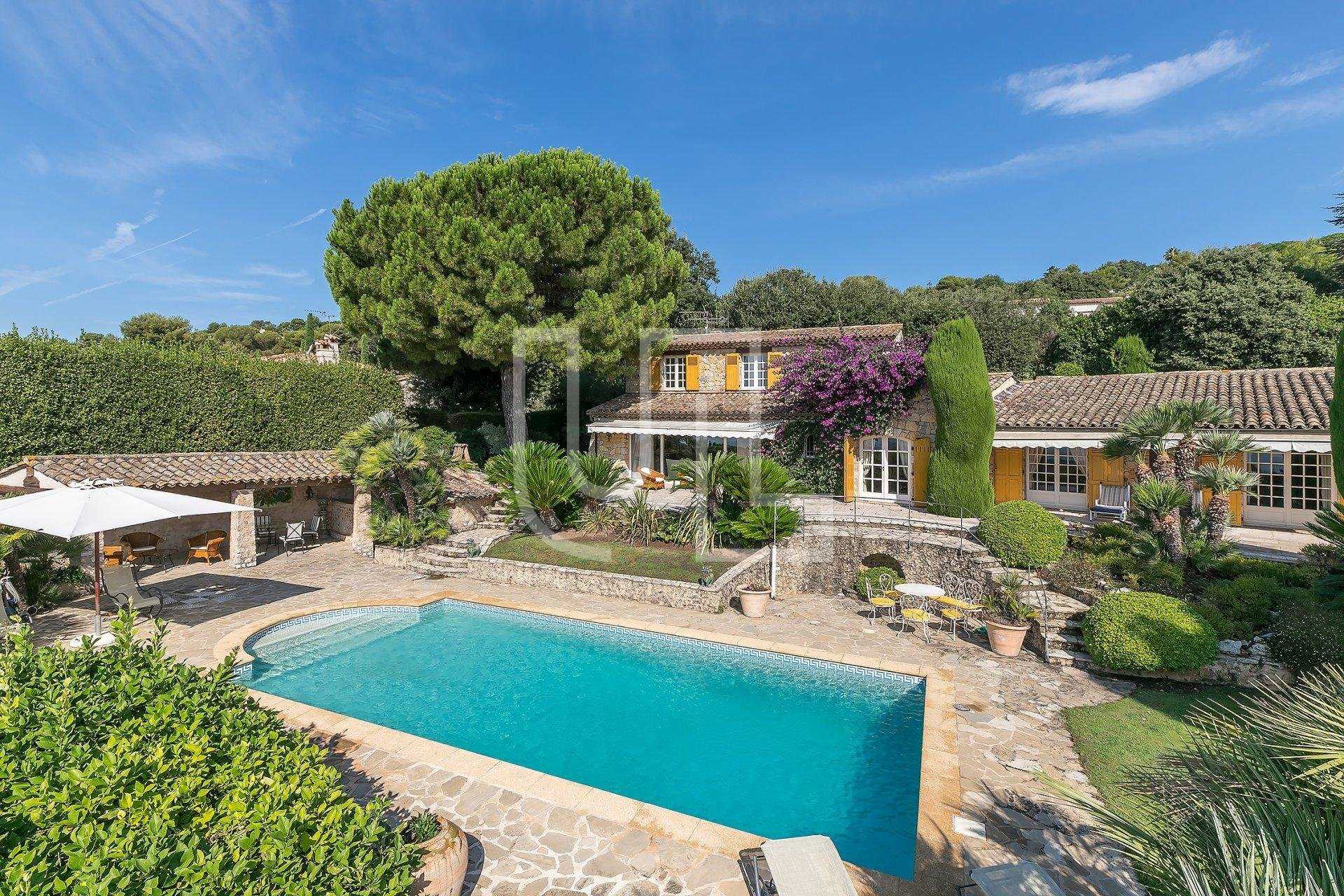 Talo sisään Saint-Paul-de-Vence, Provence-Alpes-Cote d'Azur 10485657