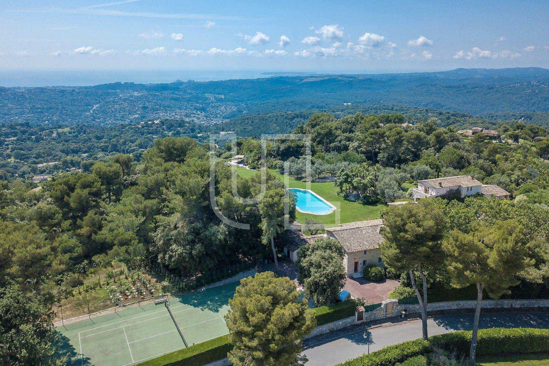 Casa nel Saint-Paul-de-Vence, Provence-Alpes-Côte d'Azur 10485658