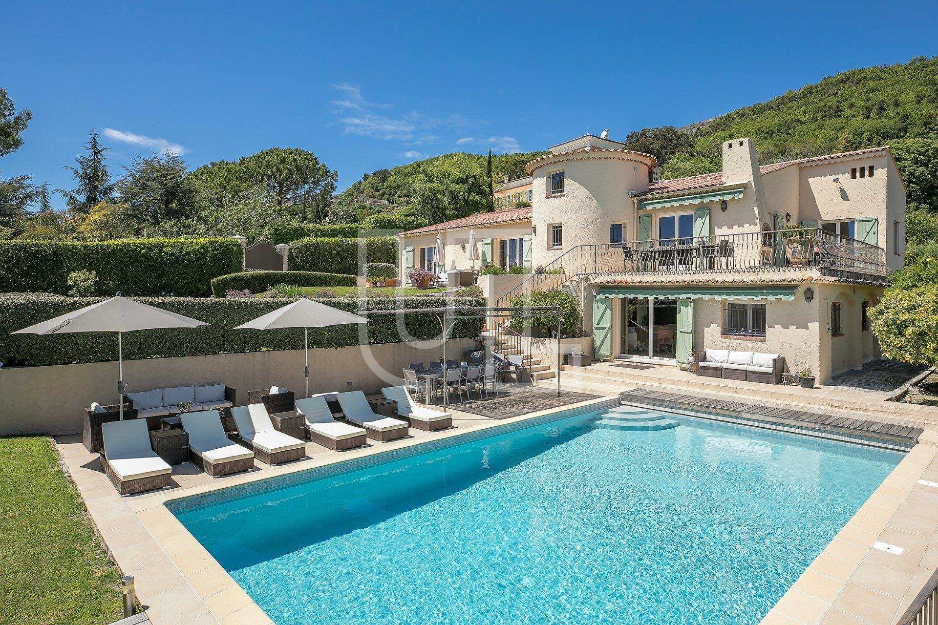 σπίτι σε Vence, Provence-Alpes-Côte d'Azur 10485660