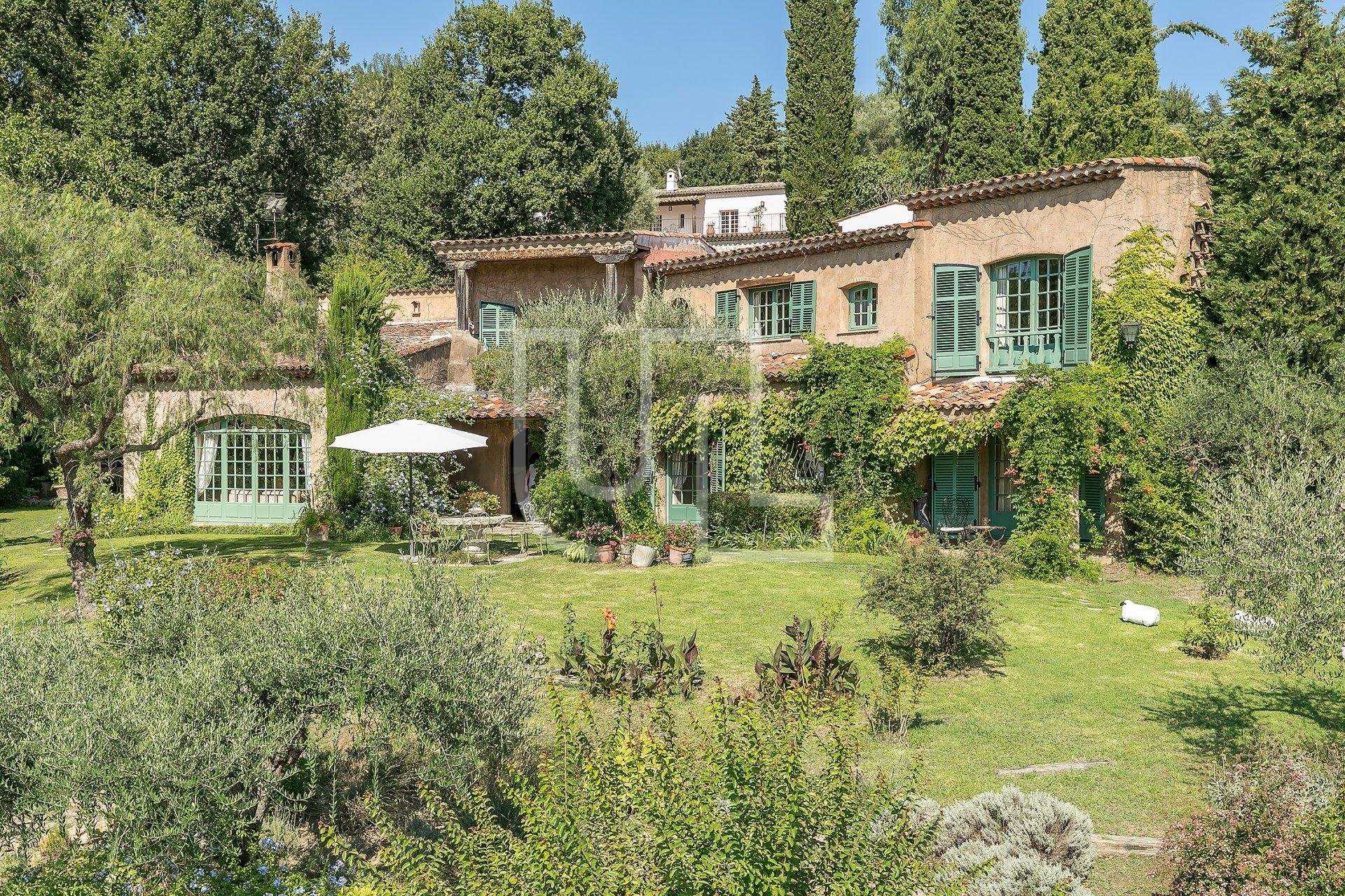 rumah dalam Saint-Paul-de-Vence, Provence-Alpes-Côte d'Azur 10485662