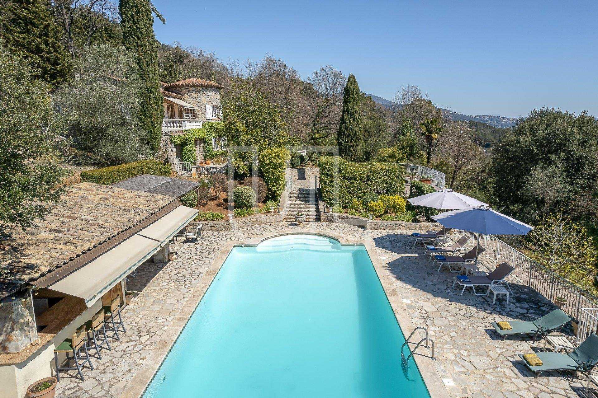 Casa nel Le Tignet, Provence-Alpes-Côte d'Azur 10485670