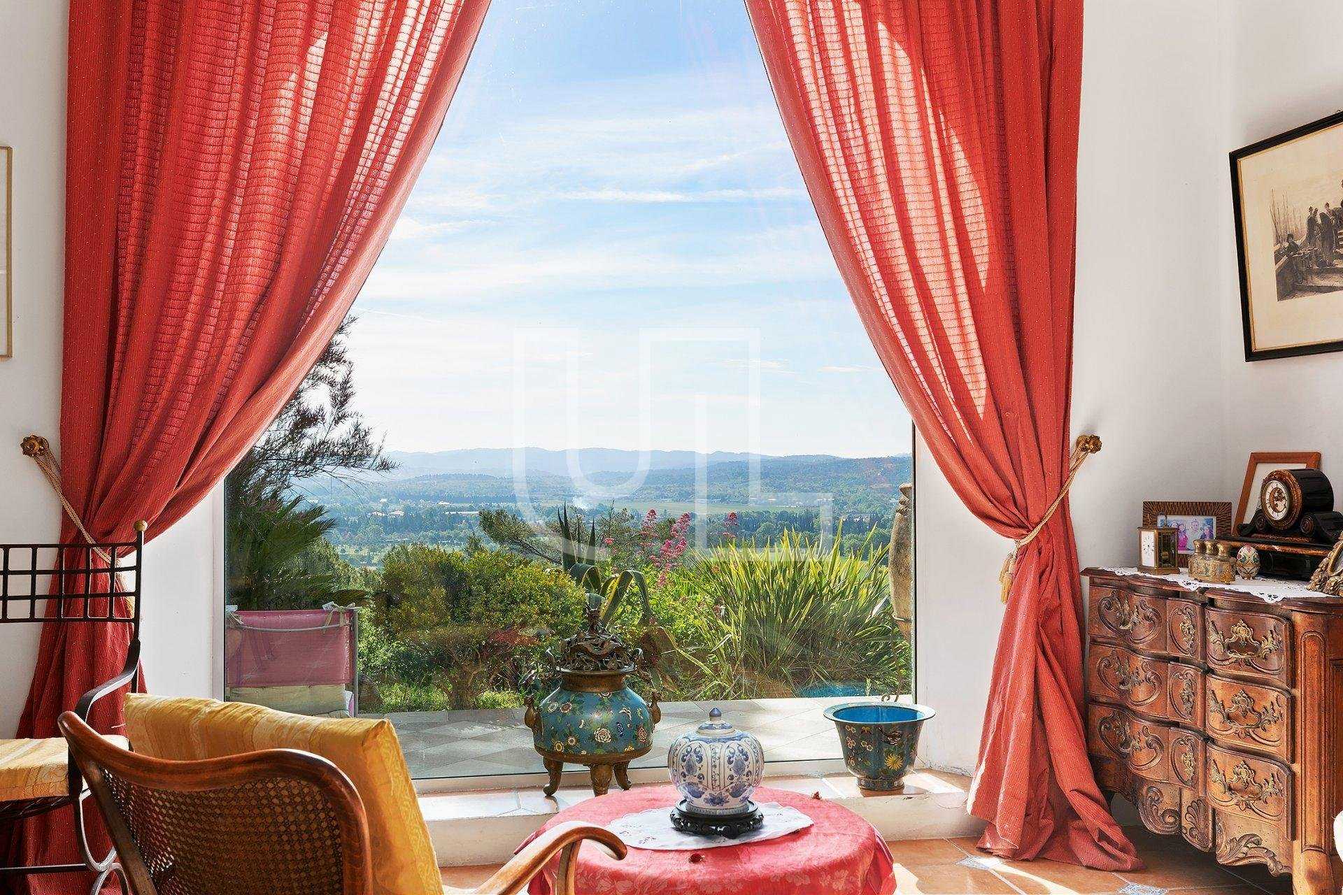 rumah dalam Fayence, Provence-Alpes-Côte d'Azur 10485671