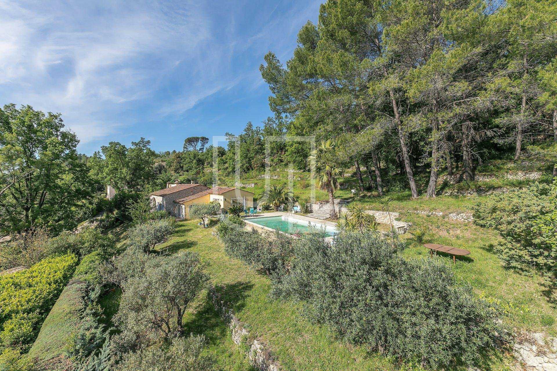 rumah dalam Fayence, Provence-Alpes-Côte d'Azur 10485671