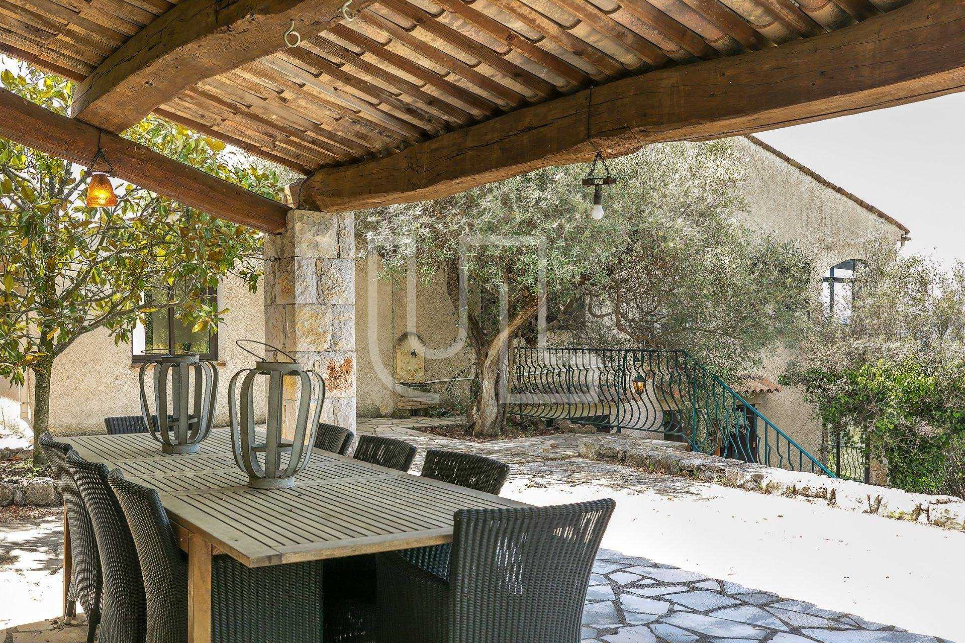 rumah dalam Montauroux, Provence-Alpes-Côte d'Azur 10485672