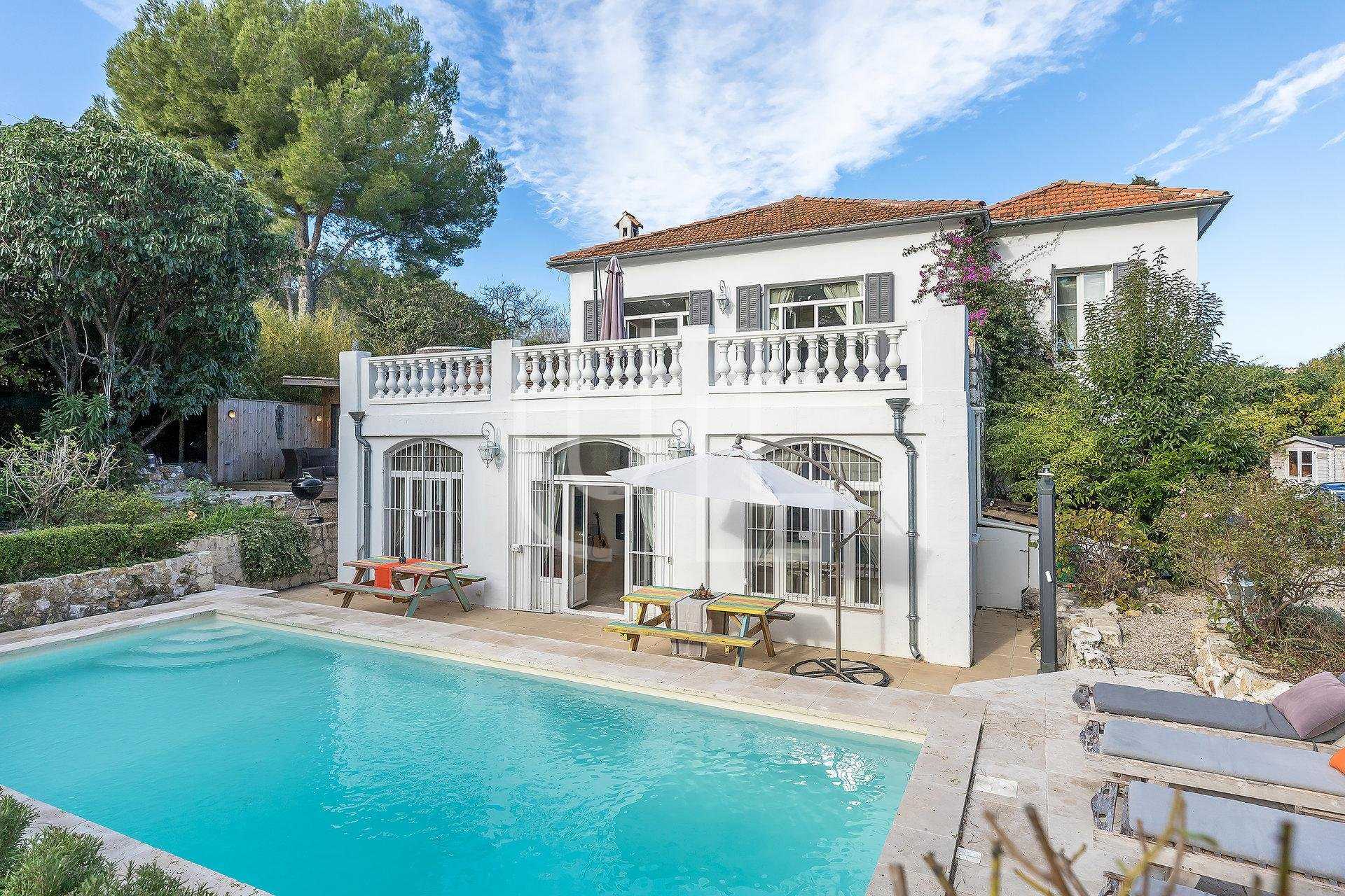 House in Juan-les-Pins, Provence-Alpes-Cote d'Azur 10485684