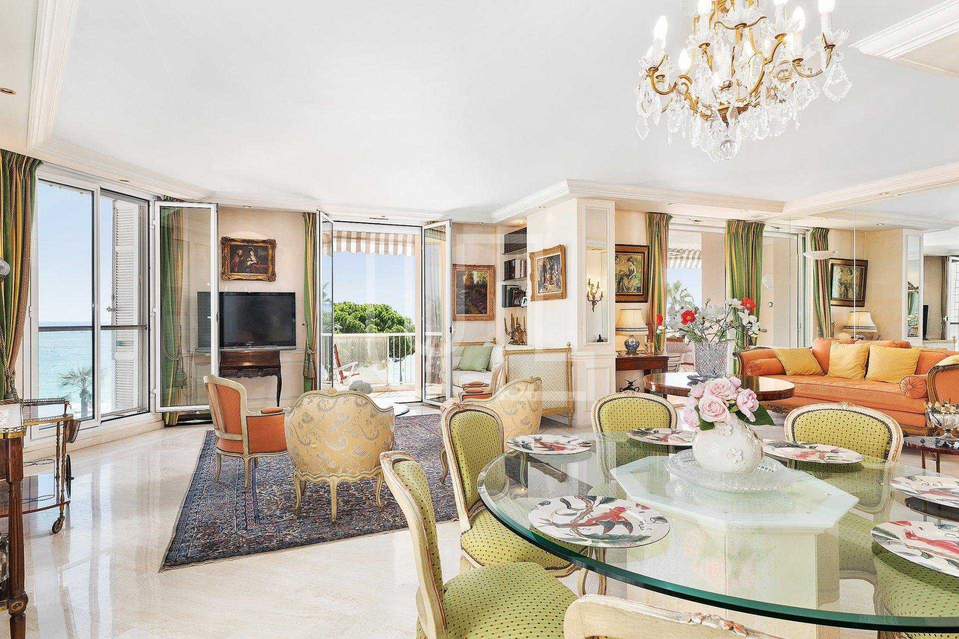 公寓 在 Cannes, Provence-Alpes-Côte d'Azur 10485696