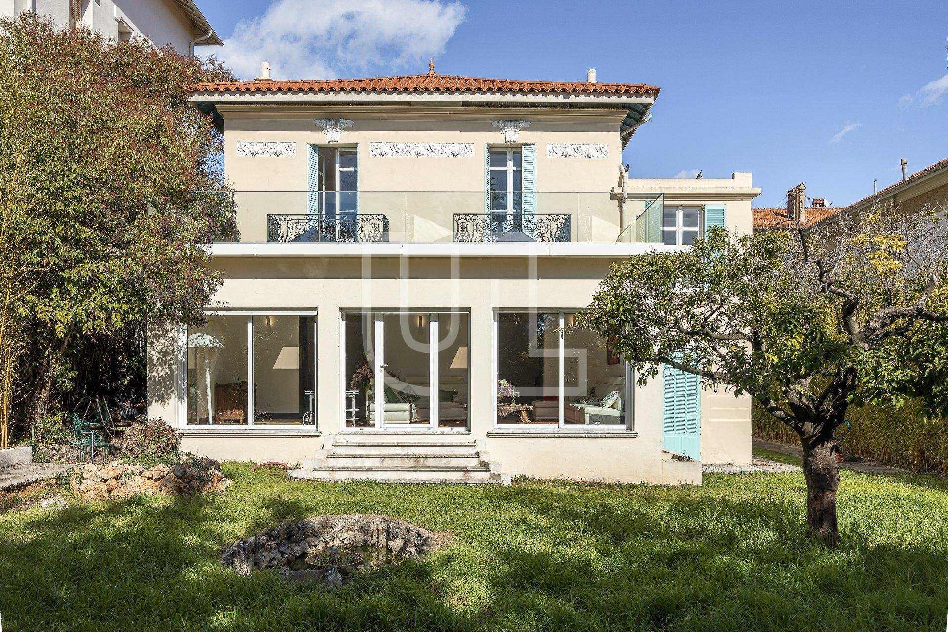 House in Le Cannet, Provence-Alpes-Cote d'Azur 10485706