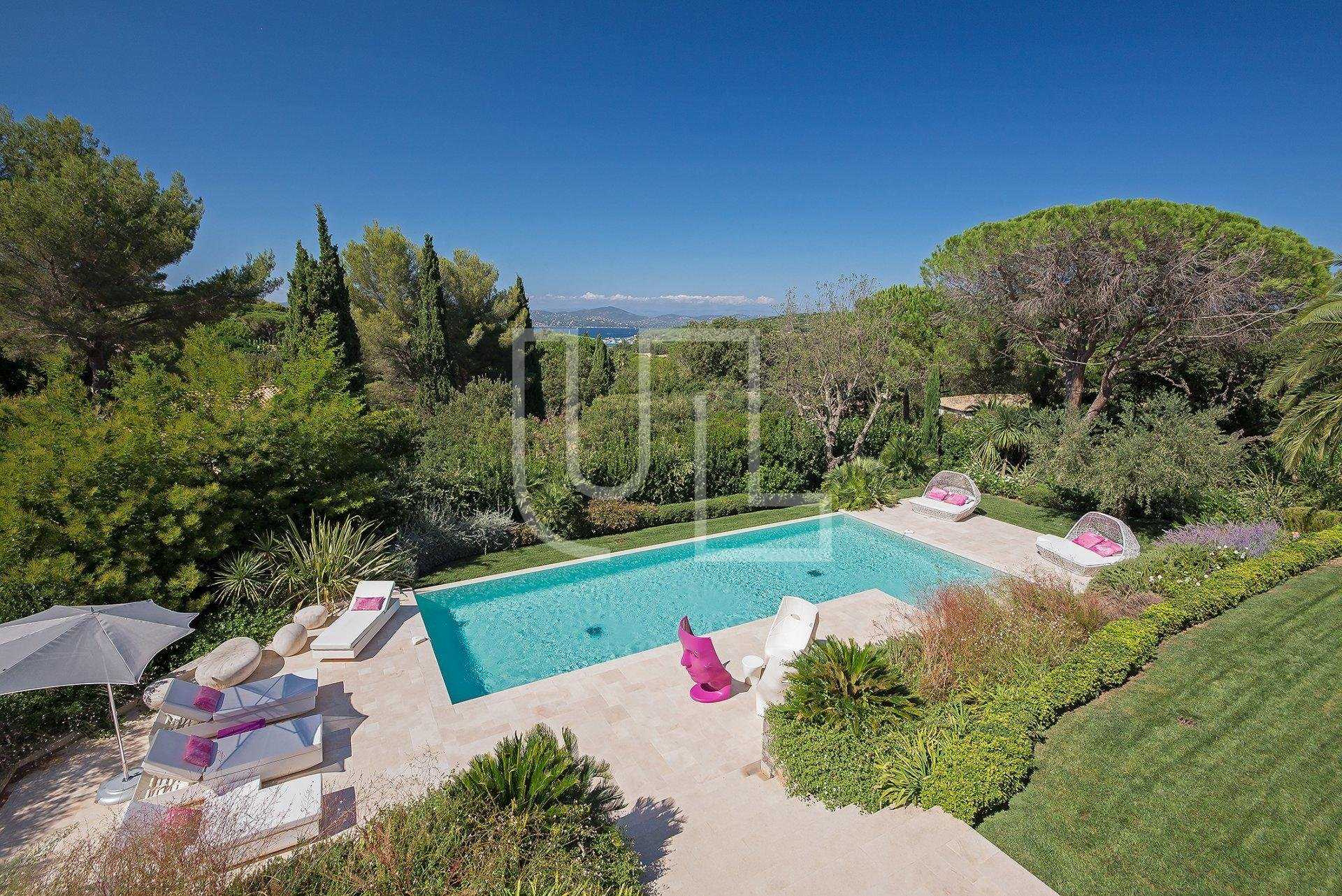 Rumah di Saint-Tropez, Provence-Alpes-Cote d'Azur 10485718