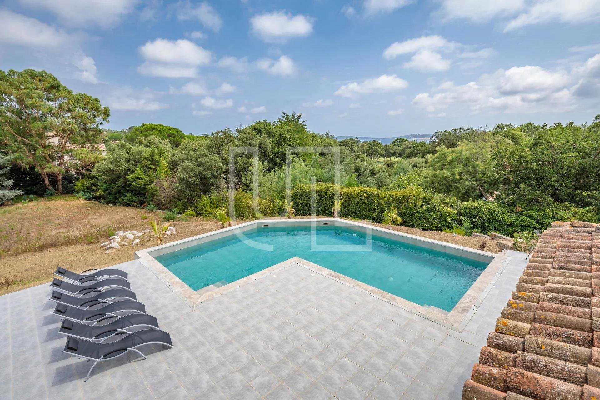 House in Grimaud, Provence-Alpes-Cote d'Azur 10485722