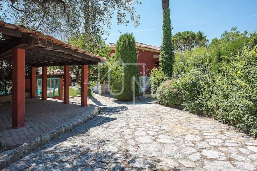 House in Nice, Provence-Alpes-Côte d'Azur 10485758