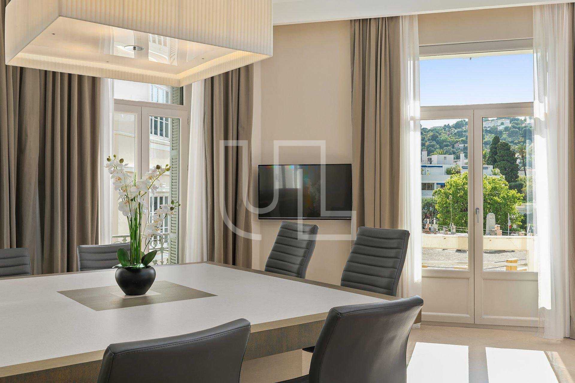 Condominium in Beaulieu-sur-Mer, Provence-Alpes-Côte d'Azur 10485763