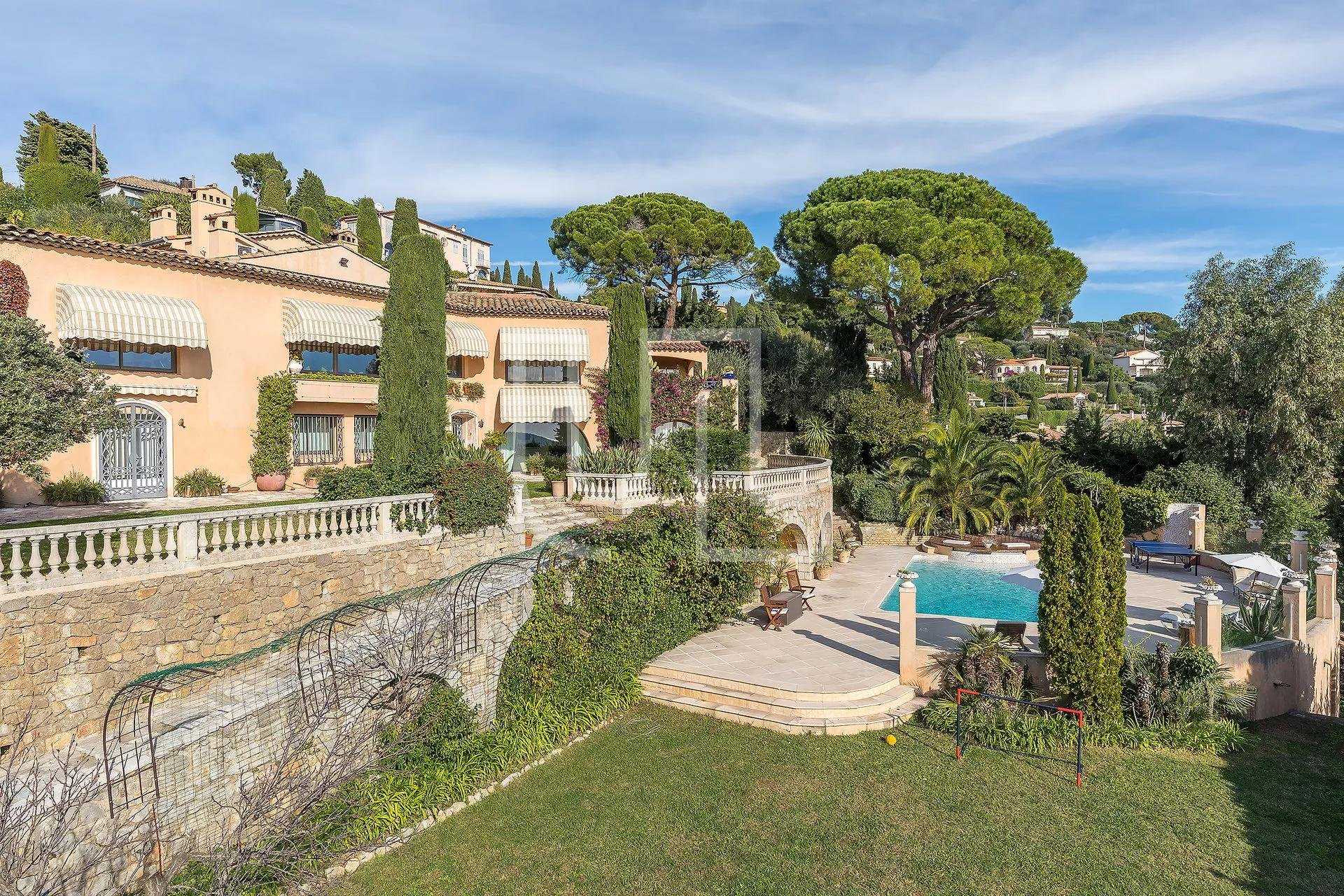 rumah dalam Mougins, Provence-Alpes-Côte d'Azur 10485907