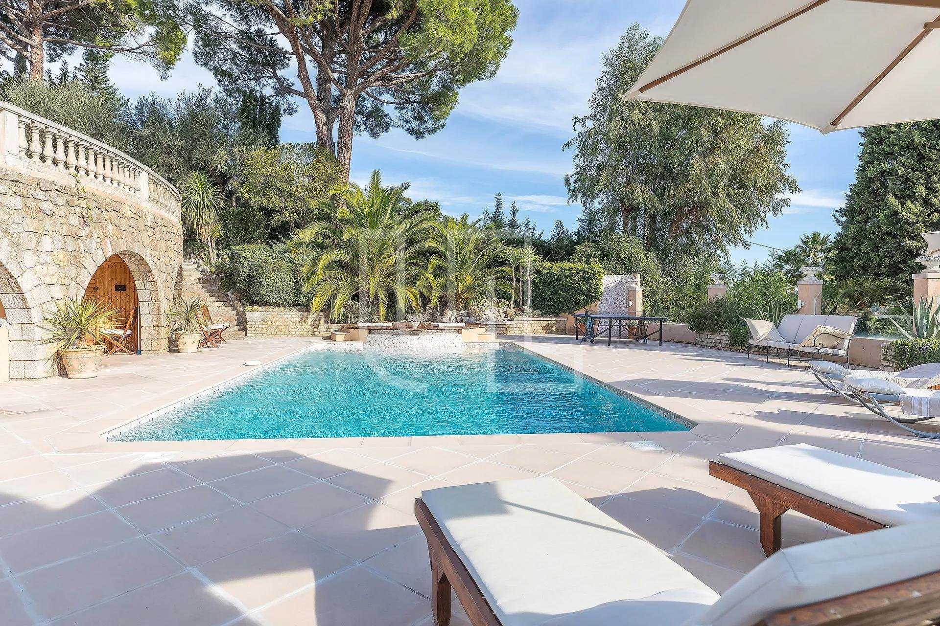 Hus i Mougins, Provence-Alpes-Cote d'Azur 10485907